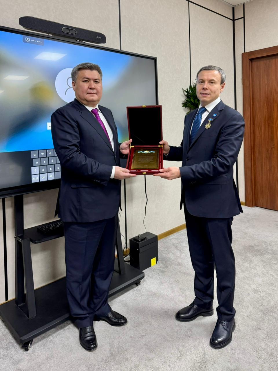 QazaqGaz и Узтрансгаз