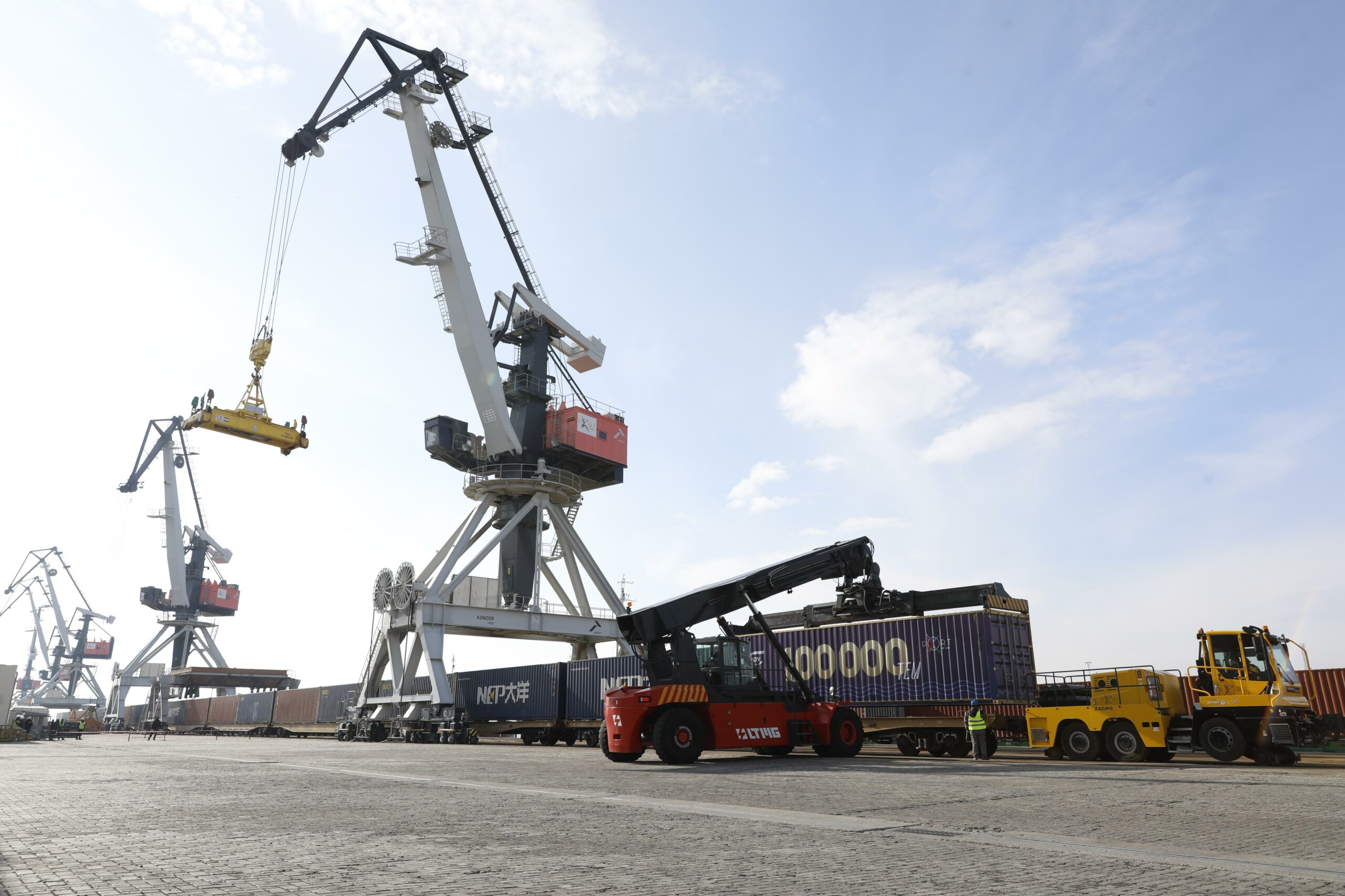 Бакинский порт 11 мес.